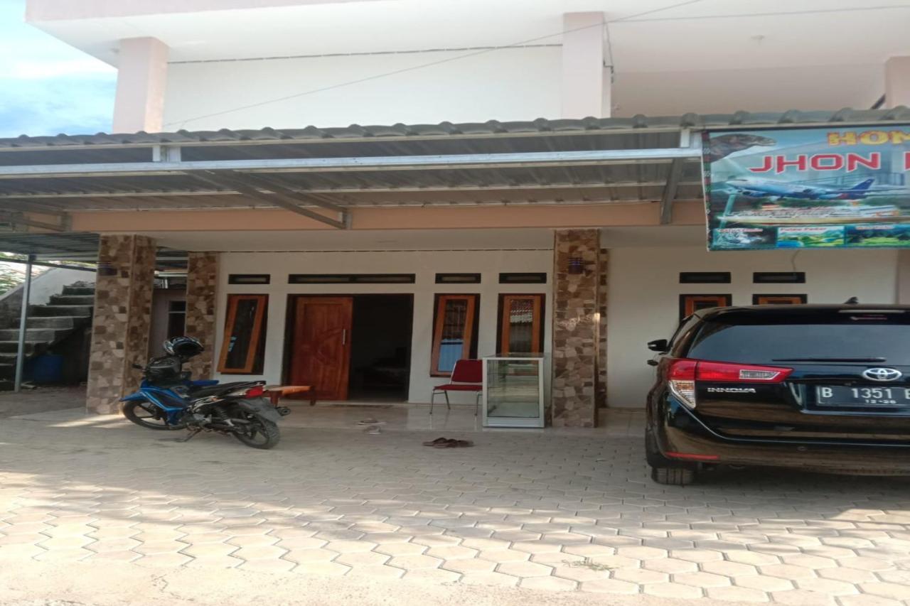 Express O 91722 Home Stay Dan Sewa Mobil Jhon'S Family Labuan Bajo Exteriör bild